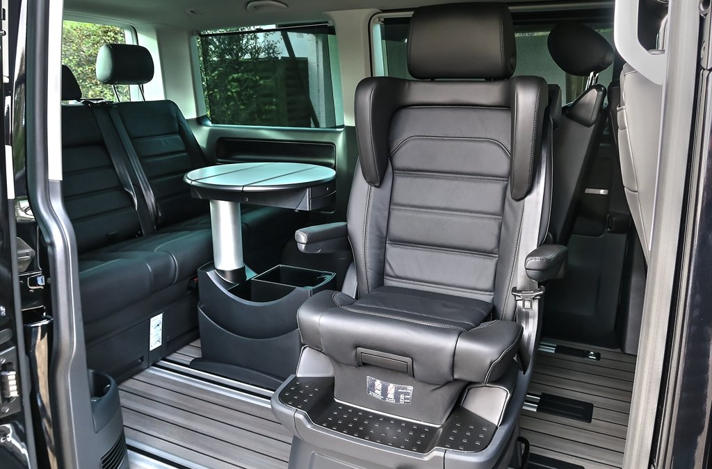 SOFORT – VW T6.1 Multivan 2.0 TDI DSG 4MOTION Highline „Deep Black Perleffekt“