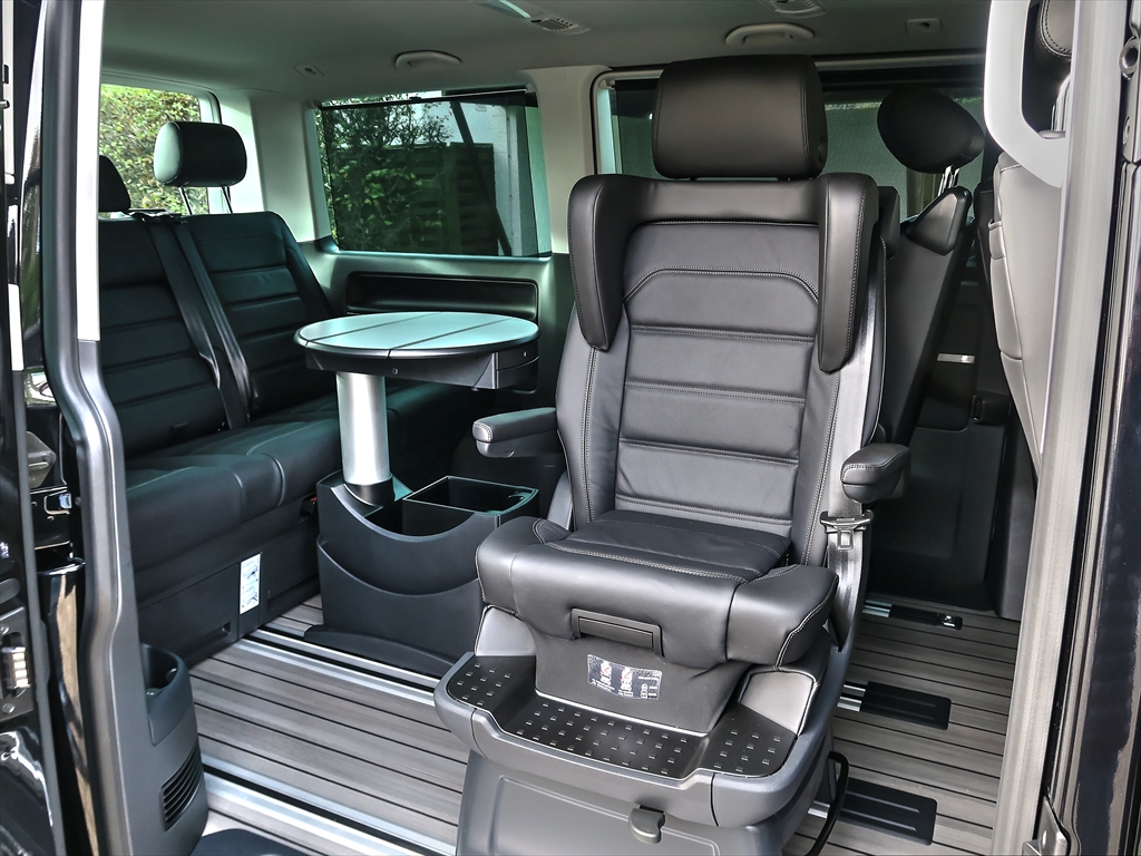 SOFORT – VW T6.1 Multivan 2.0 TDI DSG 4MOTION Highline „Deep Black  Perleffekt“ • Vomberg GmbH