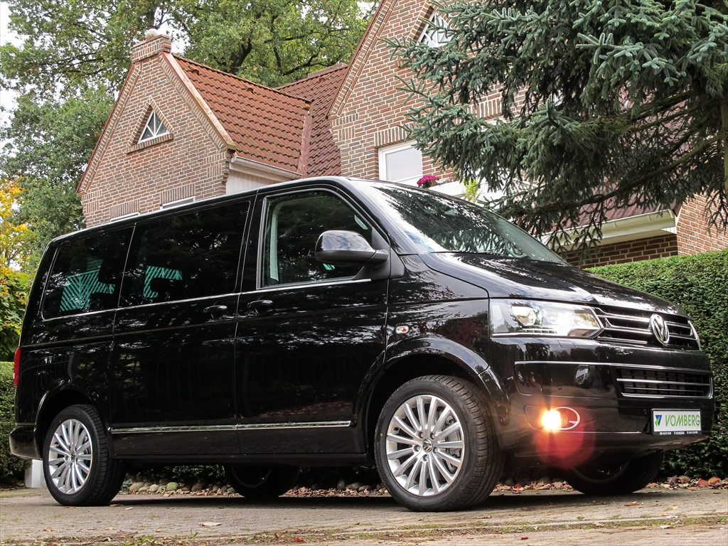 VW T5 Multivan Highline DSG 4MOTION in Deep Black Perleffekt